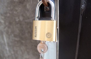 Membentuk Proteksi Hunian dengan Pemilihan Jenis Kunci Pintu Rumah yang Relevan