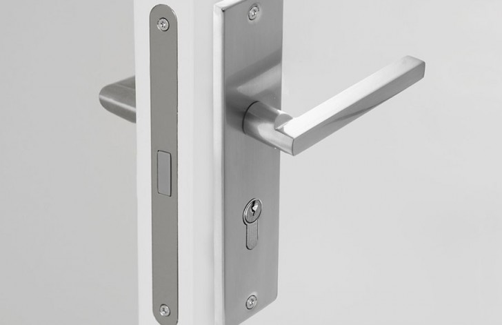 handle pintu minimalis