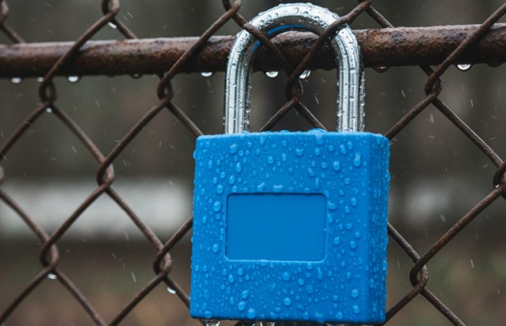 5 Alasan Gembok PVC Biru Jadi Pilihan Utama Outdoor