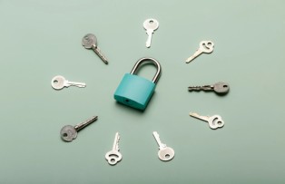 Sulit Membedakan Gembok di Area Bersama? Kesalahan Ini Sering Terjadi Tanpa Disadari